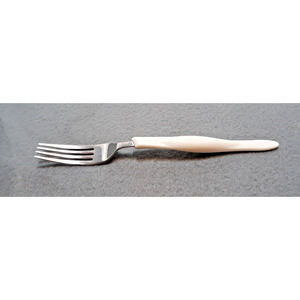 CUTCO CUE3 Pearl Salad Dinner Fork White Handle Glossy Stainless 7 1/4"